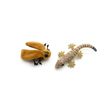Load image into Gallery viewer, Gecko Getaway: "Wink" and “Gink” Finger Friends Plush Toys